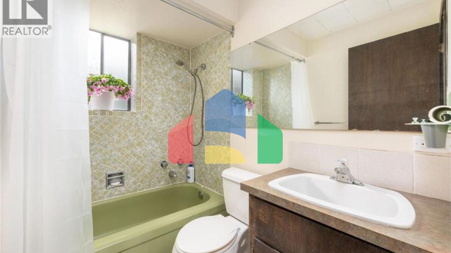 Residential - Single Family Home - Coquitlam, Canada - Canada