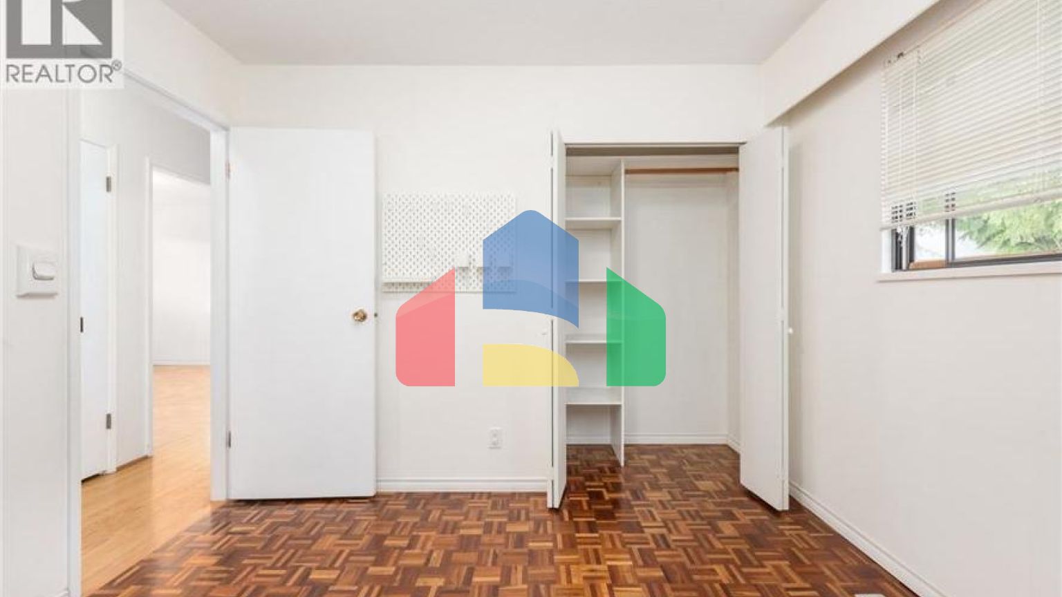 Residential - Single Family Home - Coquitlam, Canada - Canada