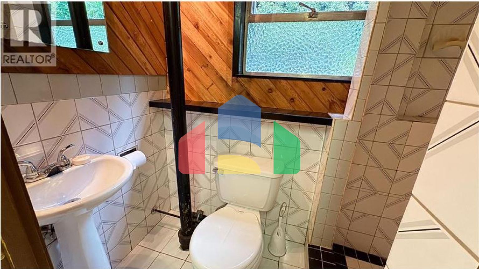 Residential - Single Family Home - Coquitlam, Canada - Canada