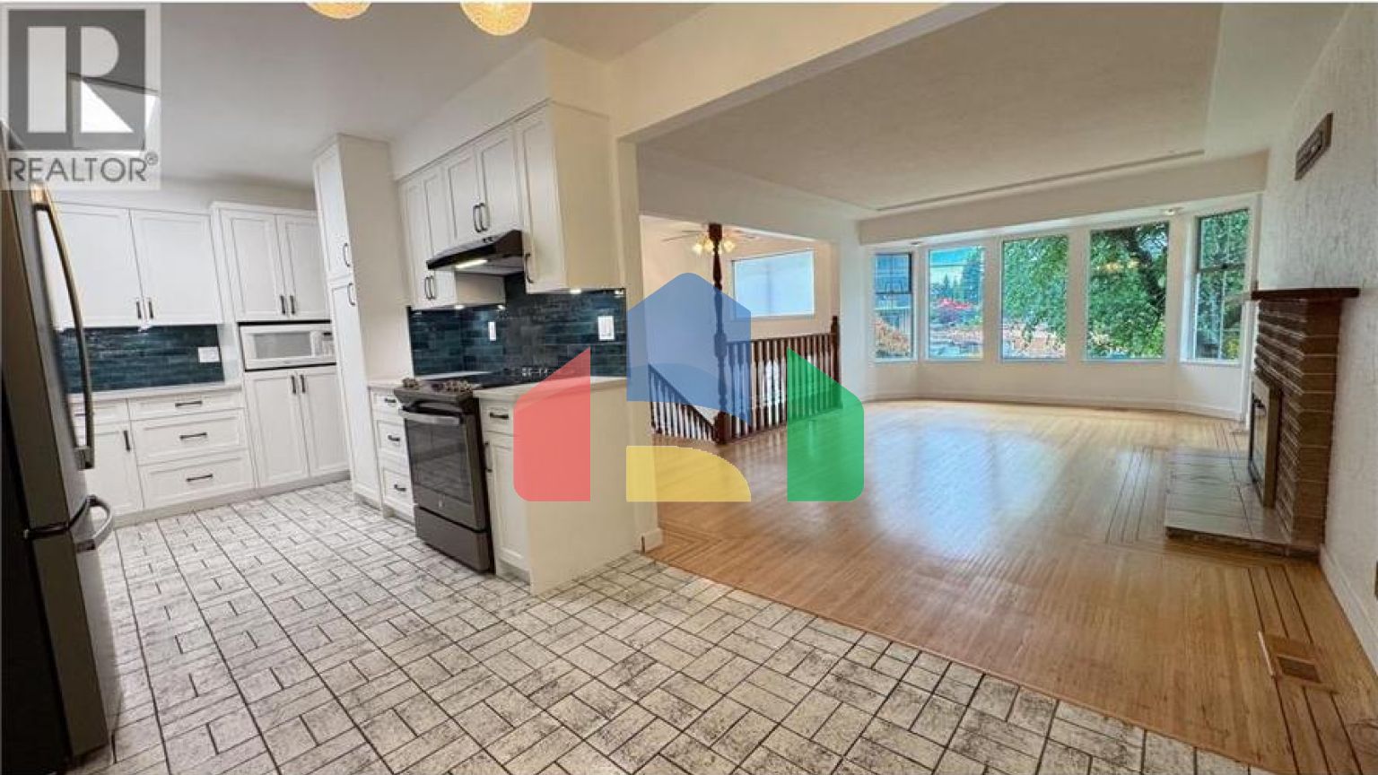 Residential - Single Family Home - Coquitlam, Canada - Canada