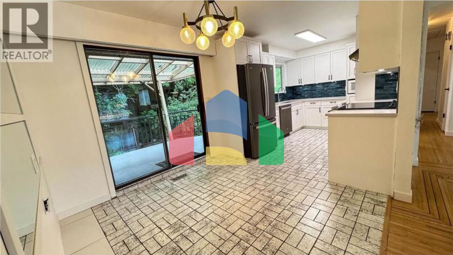 Residential - Single Family Home - Coquitlam, Canada - Canada