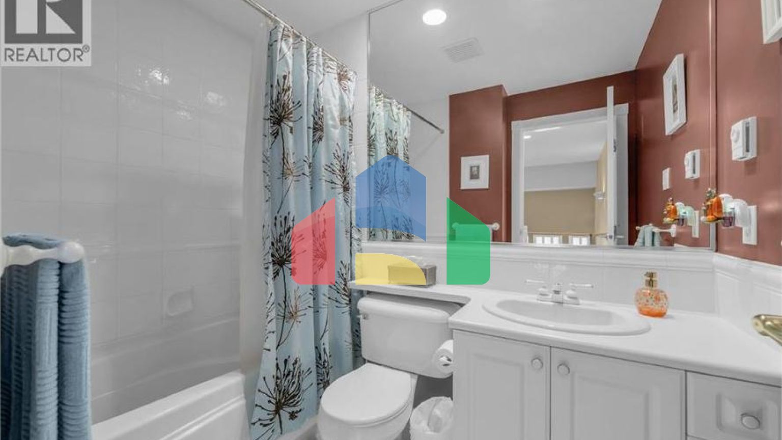 Residential - Single Family Home - Coquitlam, Canada - Canada