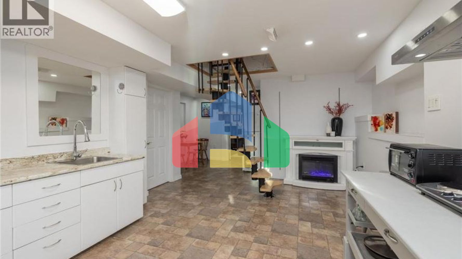 Residential - Single Family Home - Coquitlam, Canada - Canada