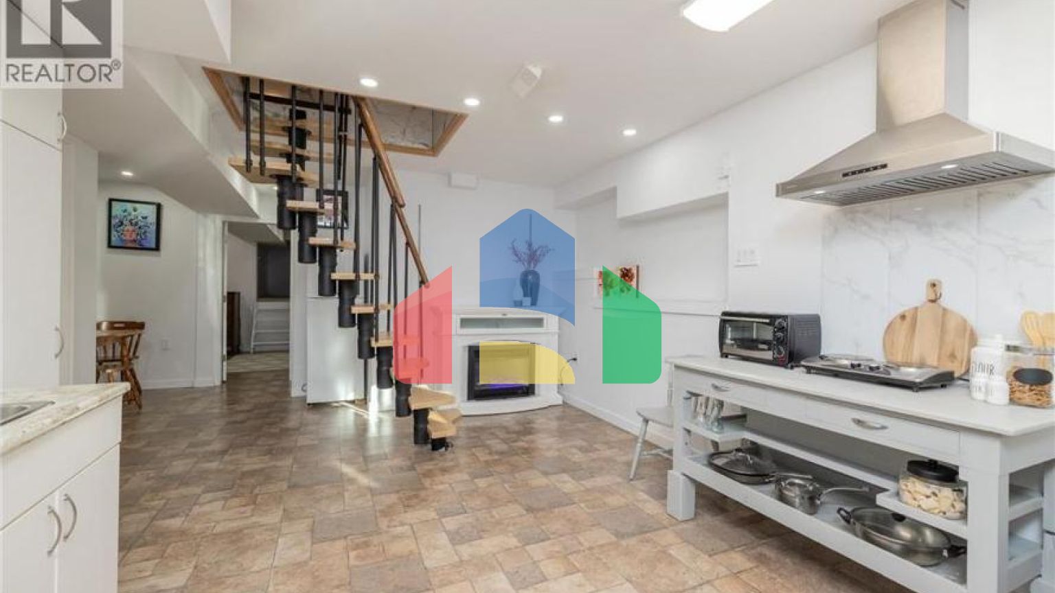 Residential - Single Family Home - Coquitlam, Canada - Canada