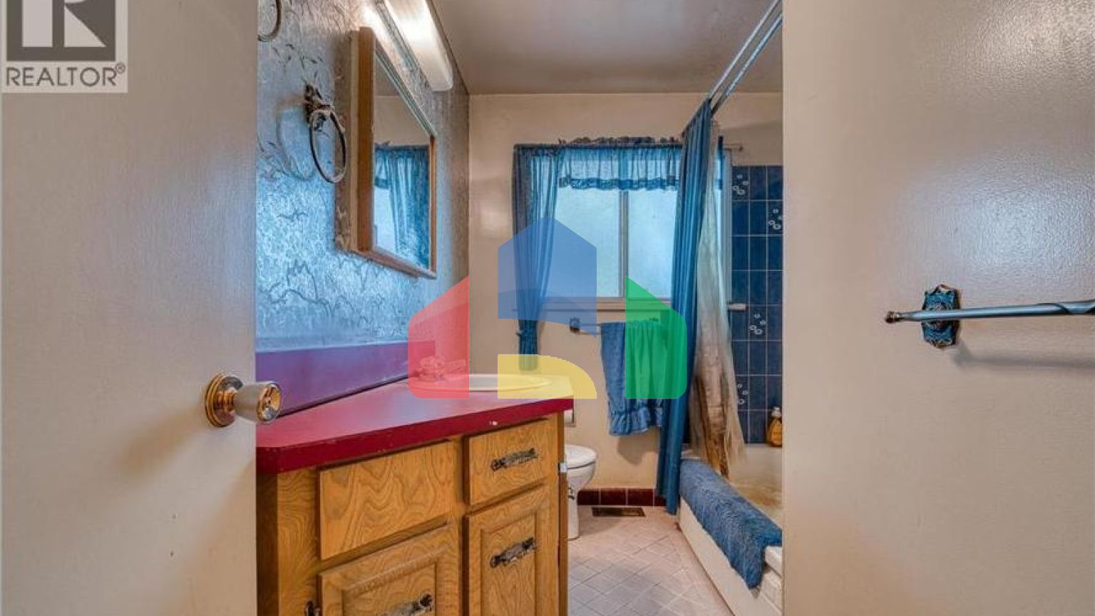 Residential - Single Family Home - Coquitlam, Canada - Canada