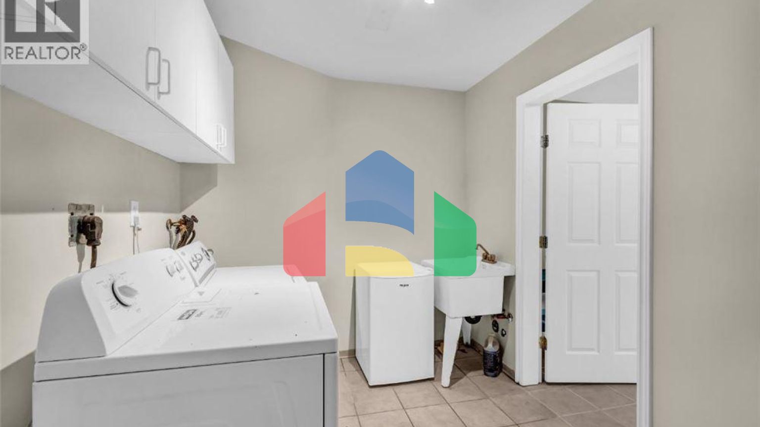 Residential - Single Family Home - Coquitlam, Canada - Canada