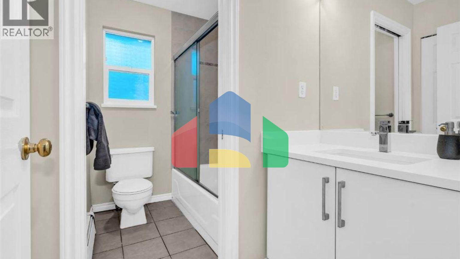 Residential - Single Family Home - Coquitlam, Canada - Canada