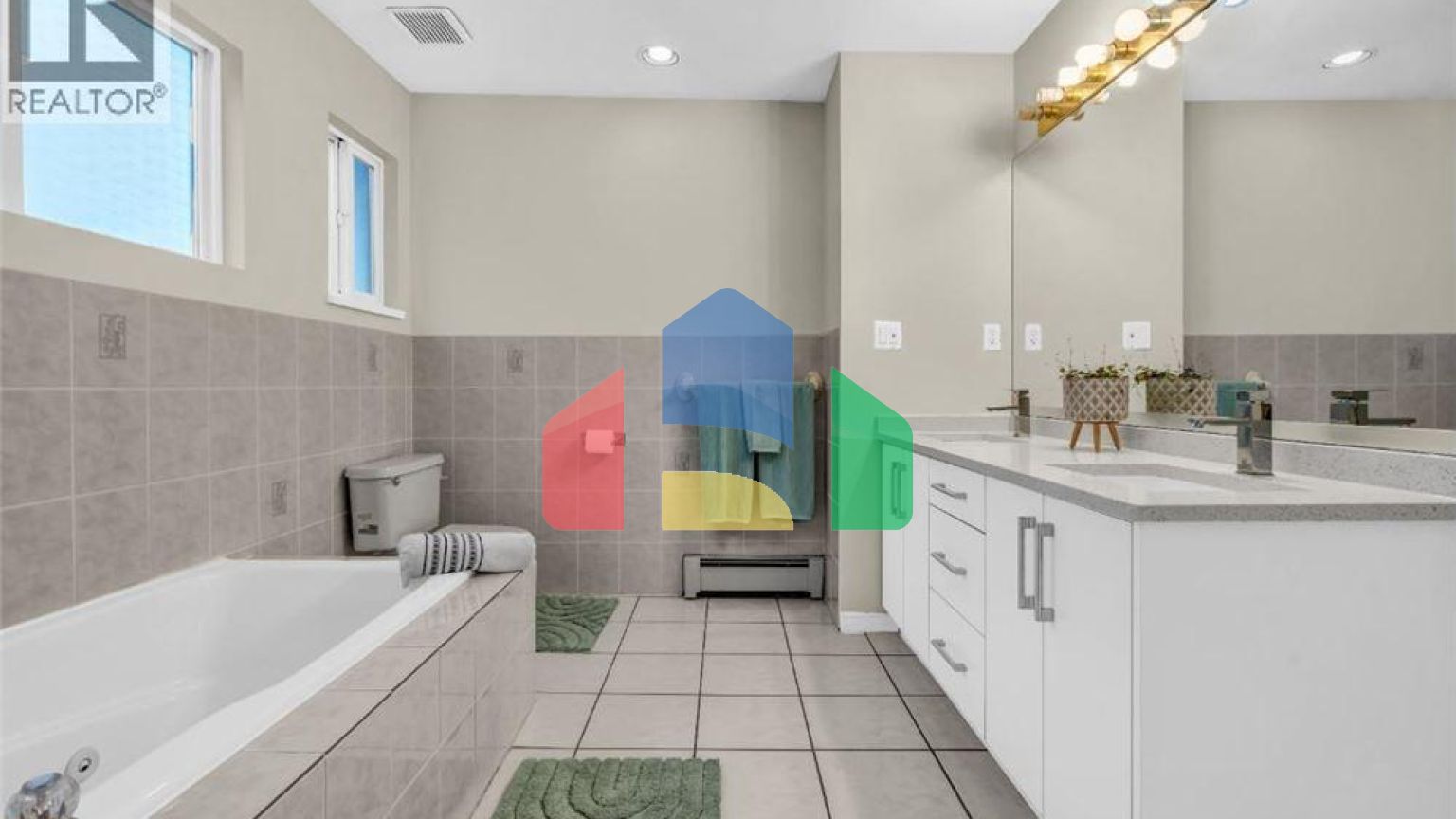 Residential - Single Family Home - Coquitlam, Canada - Canada