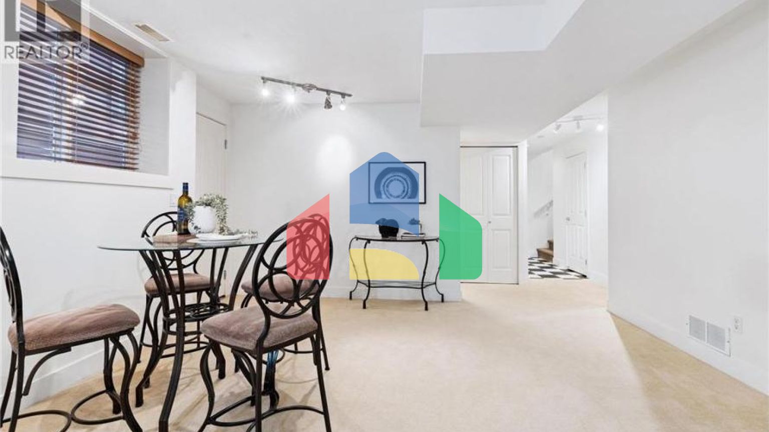 Residential - Single Family Home - Coquitlam, Canada - Canada