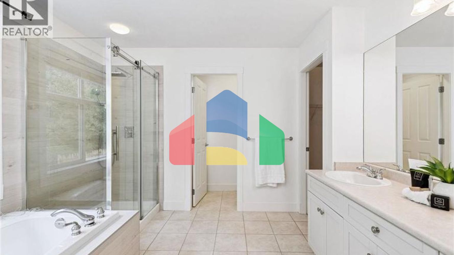 Residential - Single Family Home - Coquitlam, Canada - Canada