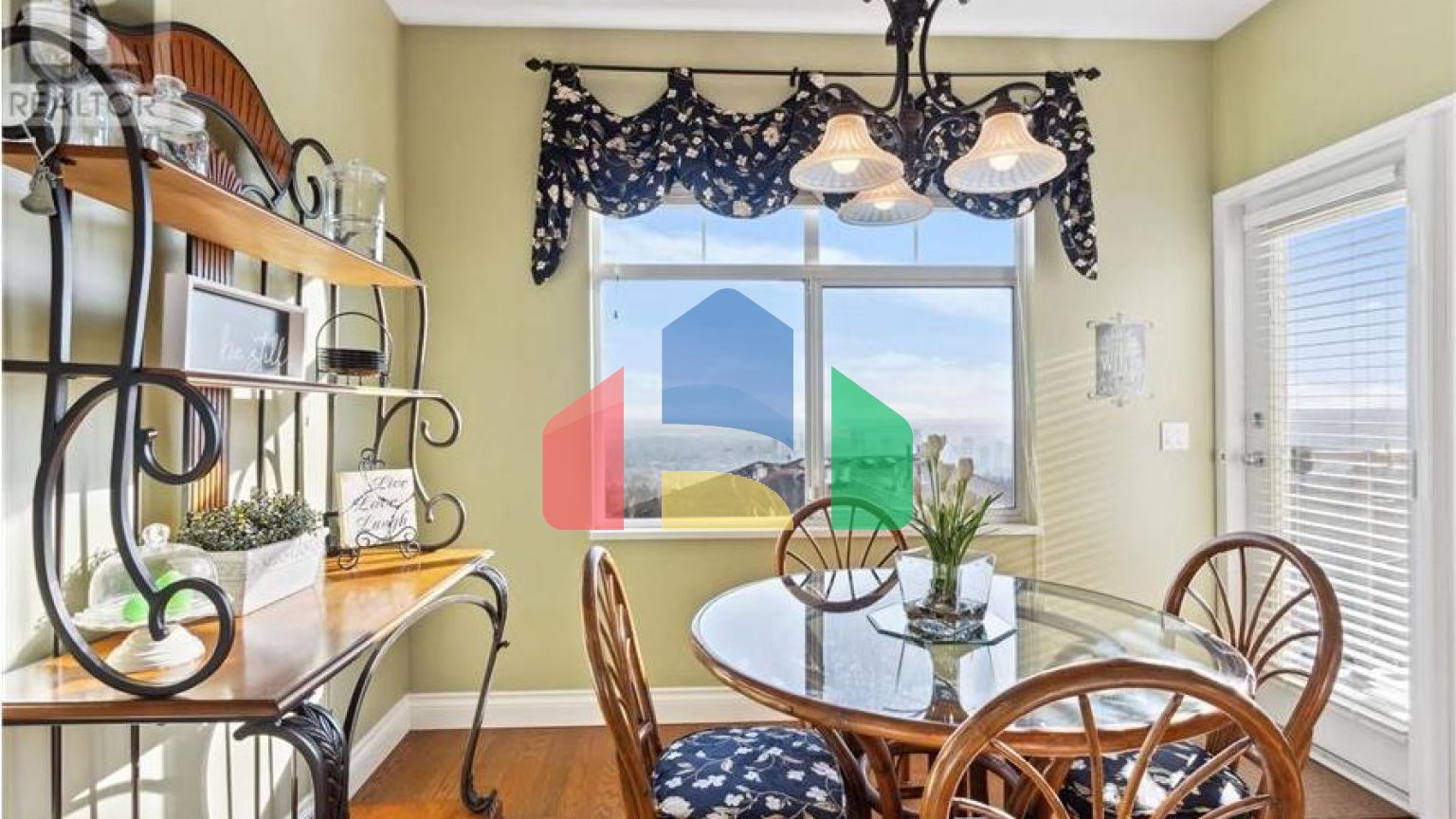 Residential - Condo/Apartment - Coquitlam, Canada - Canada