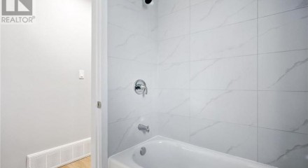 Residential - Single Family Home - Coquitlam, Canada - Canada