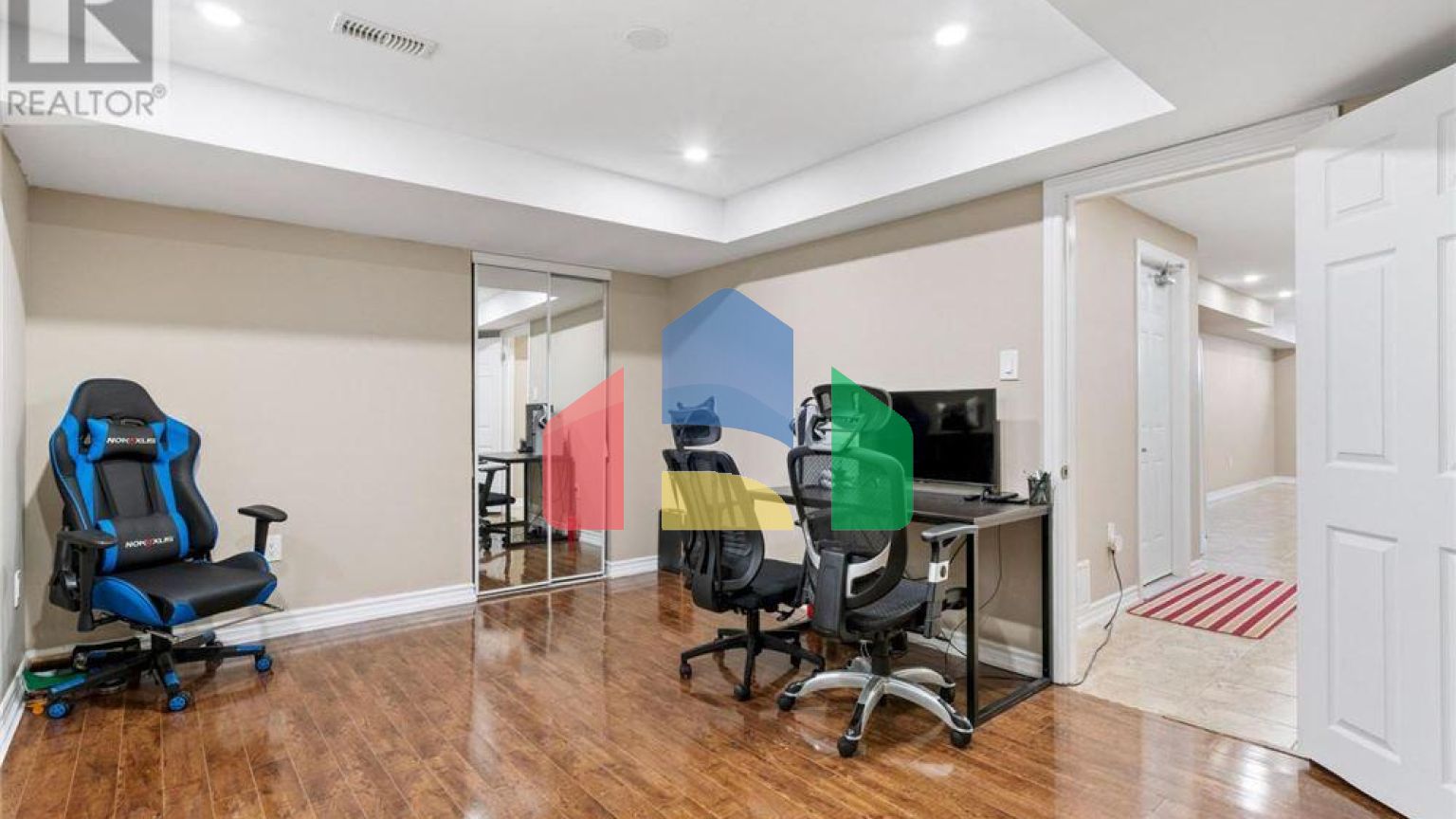 Residential - Single Family Home - Mar, Canada - Canada