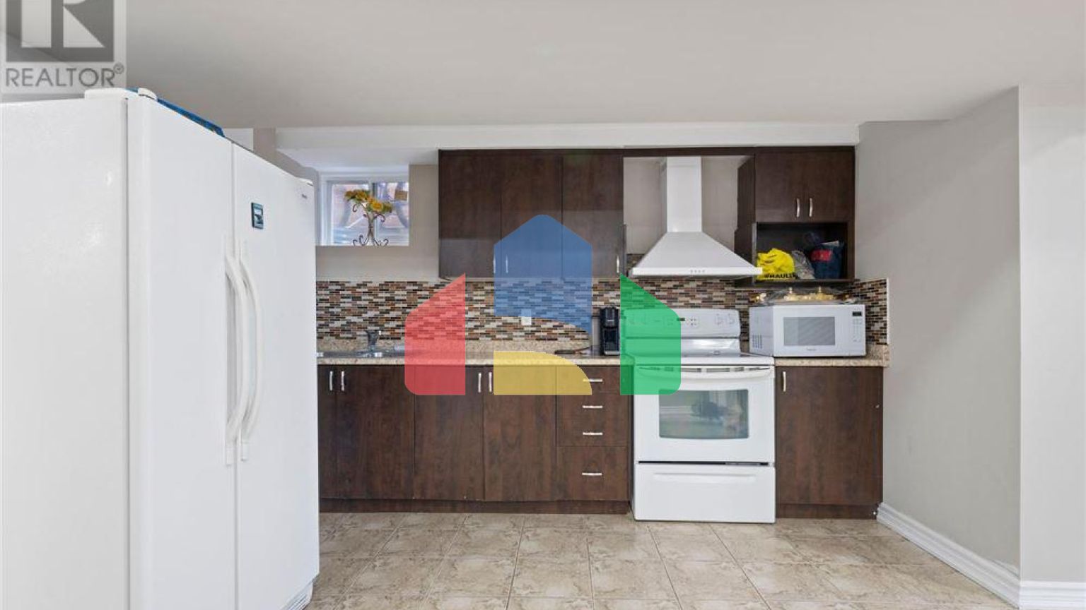 Residential - Single Family Home - Mar, Canada - Canada