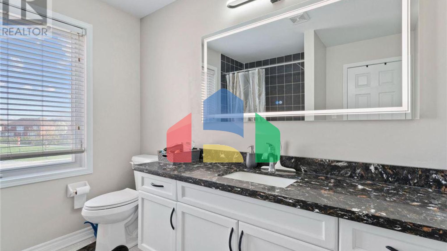 Residential - Single Family Home - Mar, Canada - Canada