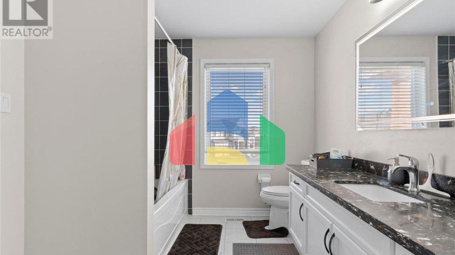 Residential - Single Family Home - Mar, Canada - Canada