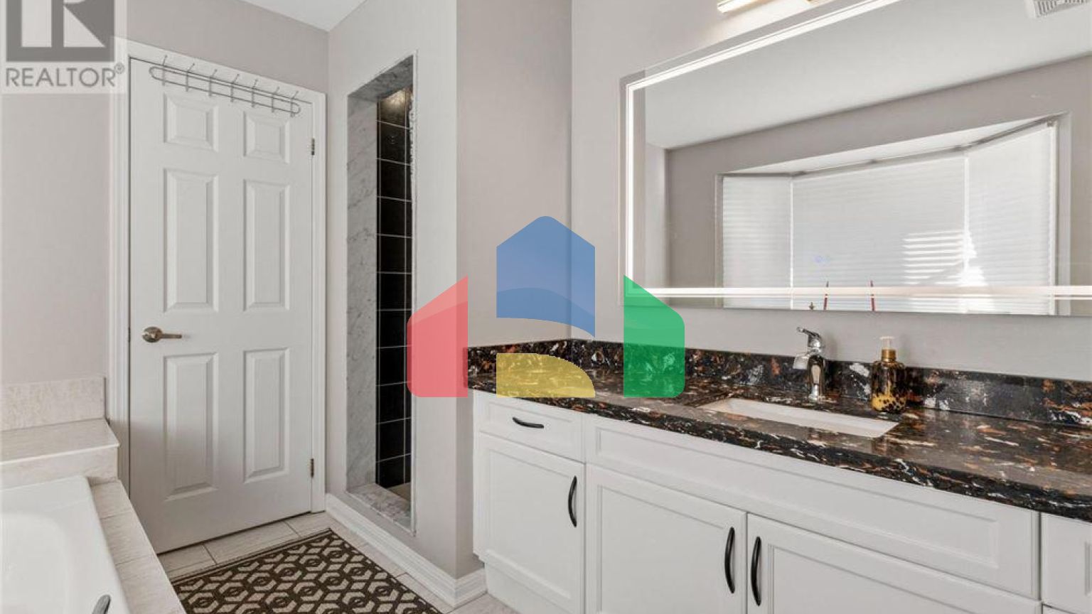 Residential - Single Family Home - Mar, Canada - Canada