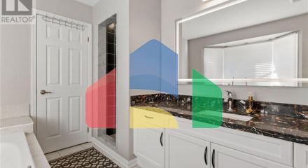 Residential - Single Family Home - Mar, Canada - Canada