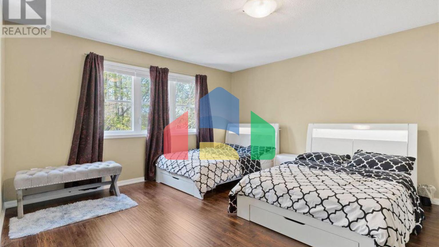 Residential - Single Family Home - Mar, Canada - Canada