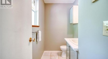Residential - Single Family Home - Madeira Park, Canada - Canada