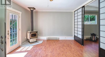 Residential - Single Family Home - Madeira Park, Canada - Canada