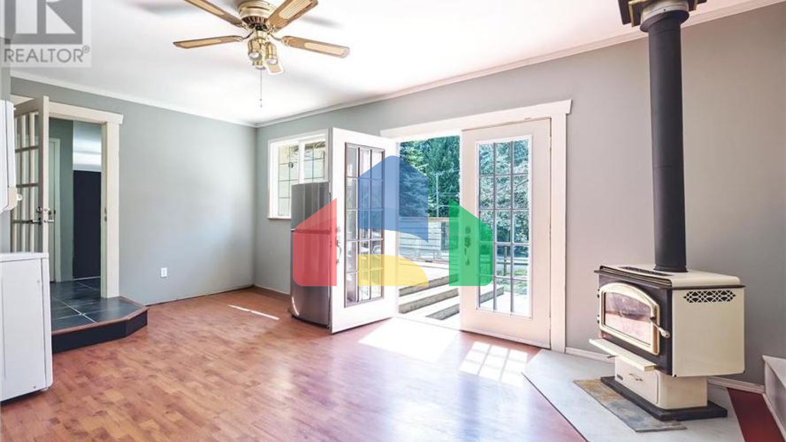 Residential - Single Family Home - Madeira Park, Canada - Canada