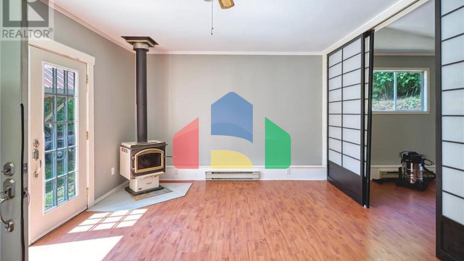 Residential - Single Family Home - Madeira Park, Canada - Canada