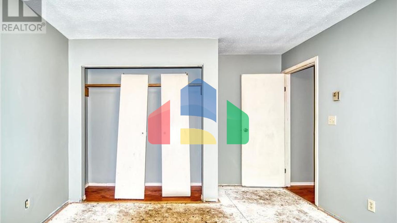 Residential - Single Family Home - Madeira Park, Canada - Canada