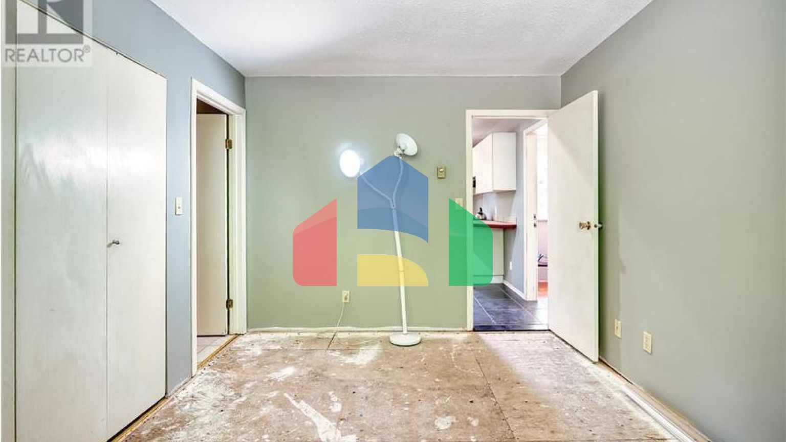 Residential - Single Family Home - Madeira Park, Canada - Canada