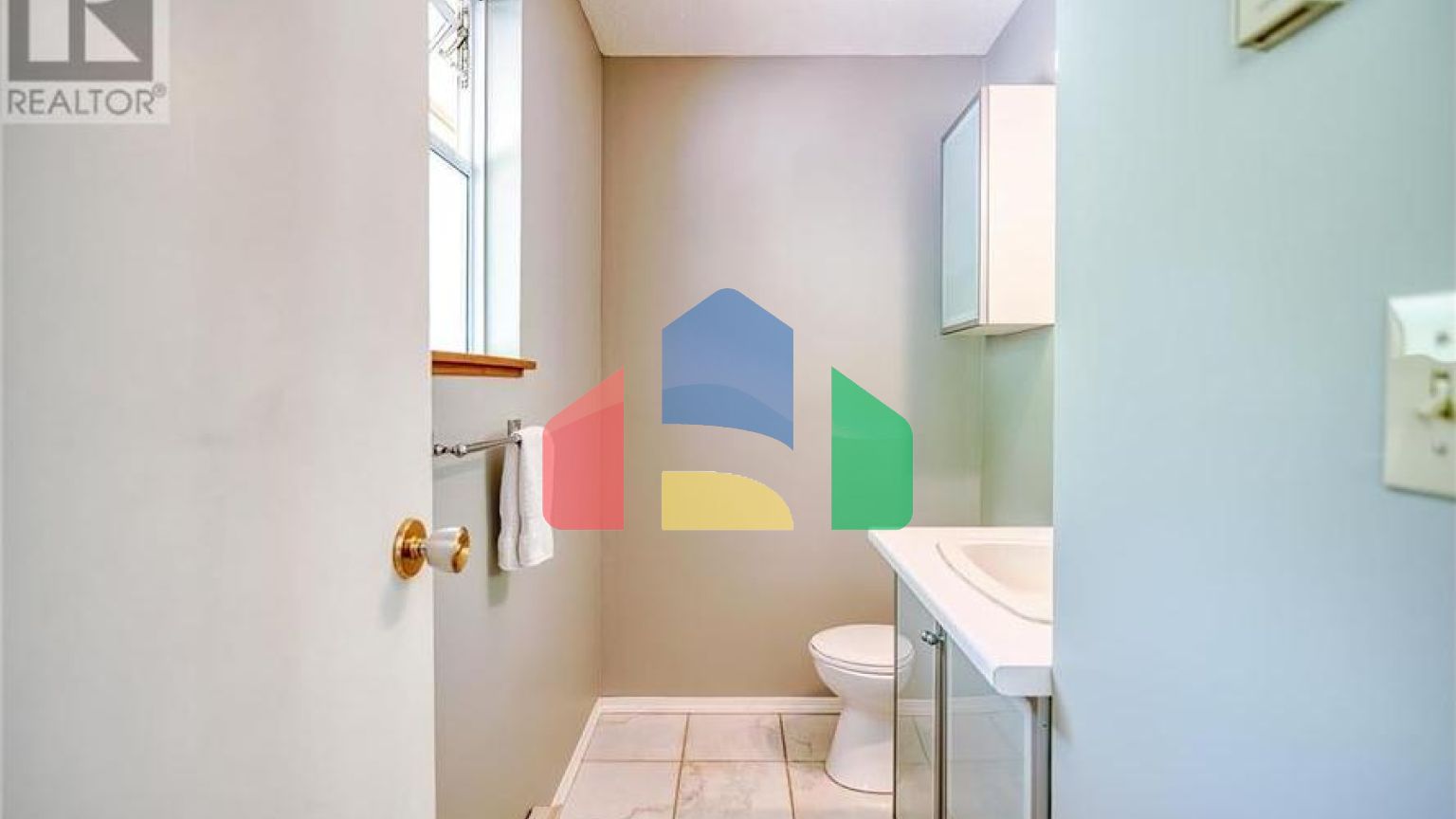 Residential - Single Family Home - Madeira Park, Canada - Canada