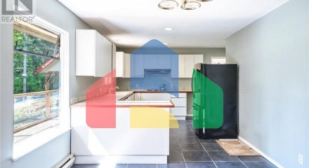 Residential - Single Family Home - Madeira Park, Canada - Canada