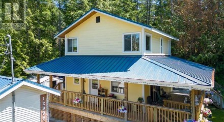 Residential - Single Family Home - Madeira Park, Canada - Canada