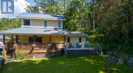 Residential - Single Family Home - Madeira Park, Canada - Canada