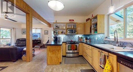 Residential - Single Family Home - Madeira Park, Canada - Canada