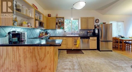 Residential - Single Family Home - Madeira Park, Canada - Canada