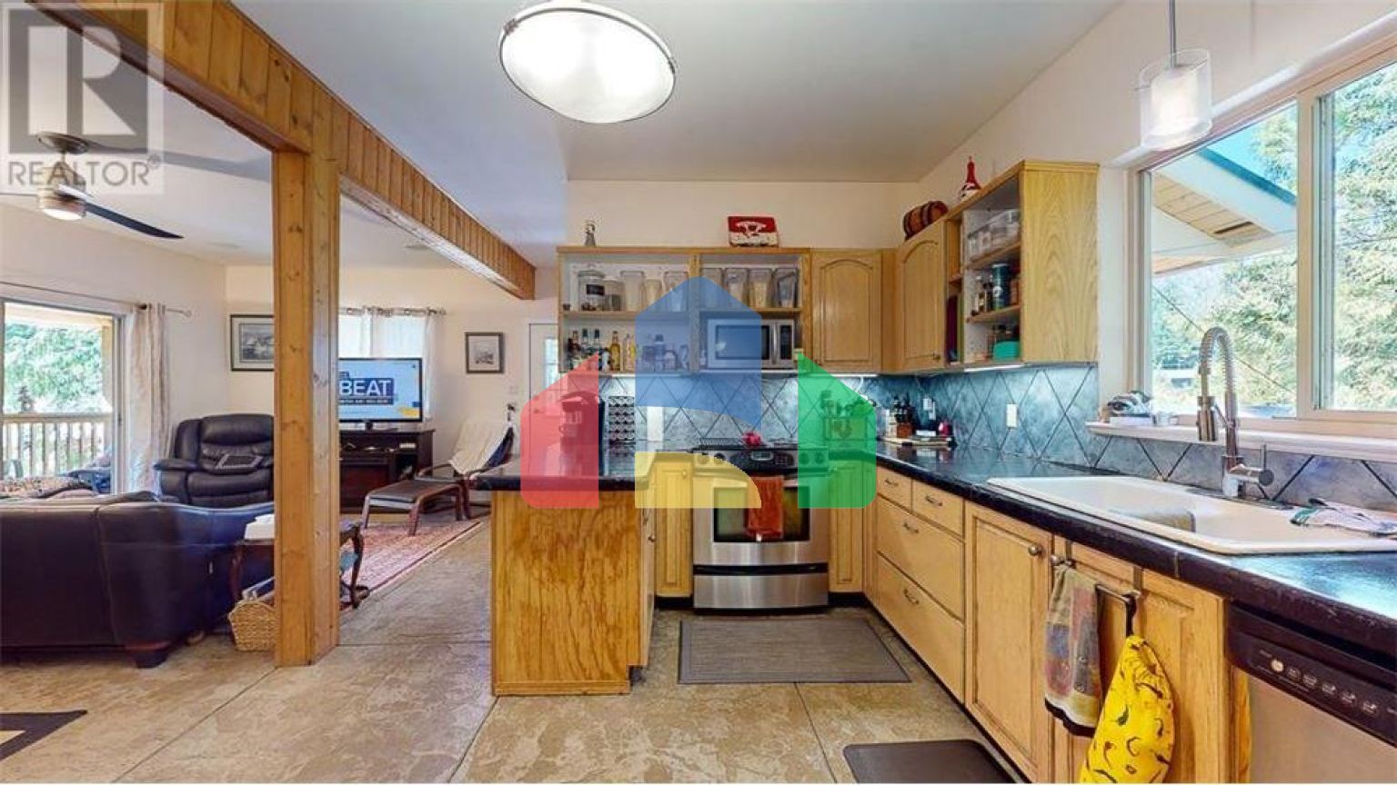 Residential - Single Family Home - Madeira Park, Canada - Canada