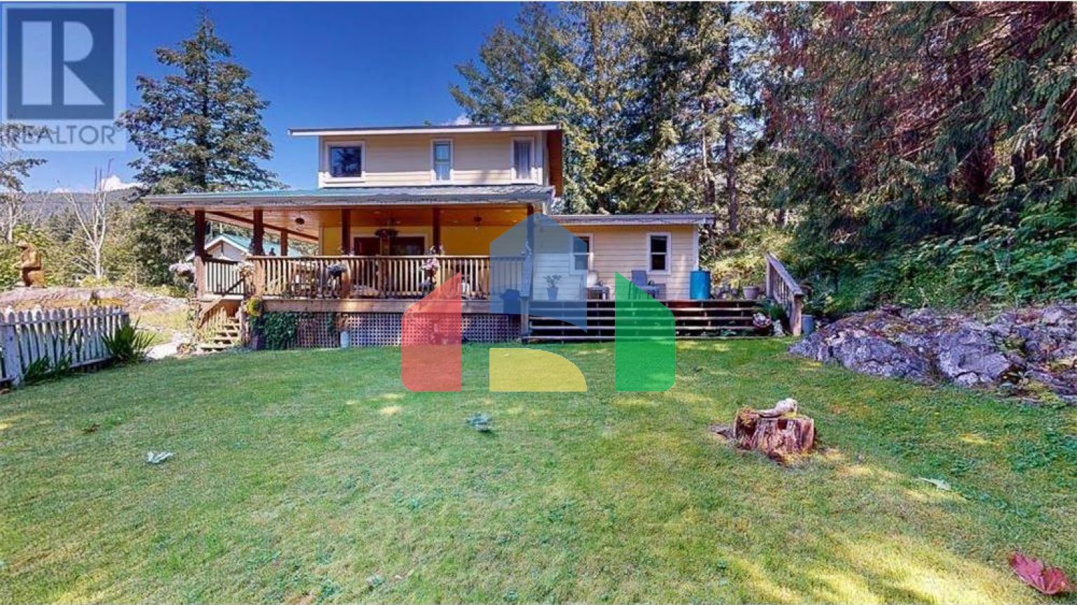 Residential - Single Family Home - Madeira Park, Canada - Canada