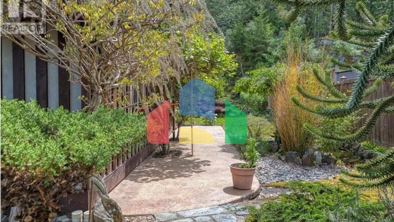 Residential - Single Family Home - Madeira Park, Canada - Canada