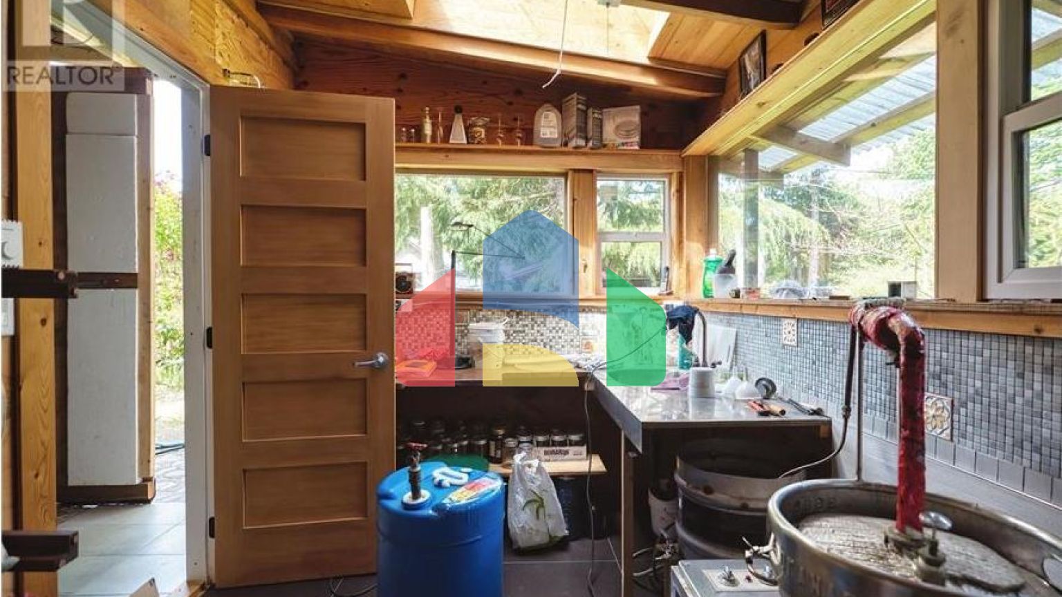 Residential - Single Family Home - Madeira Park, Canada - Canada