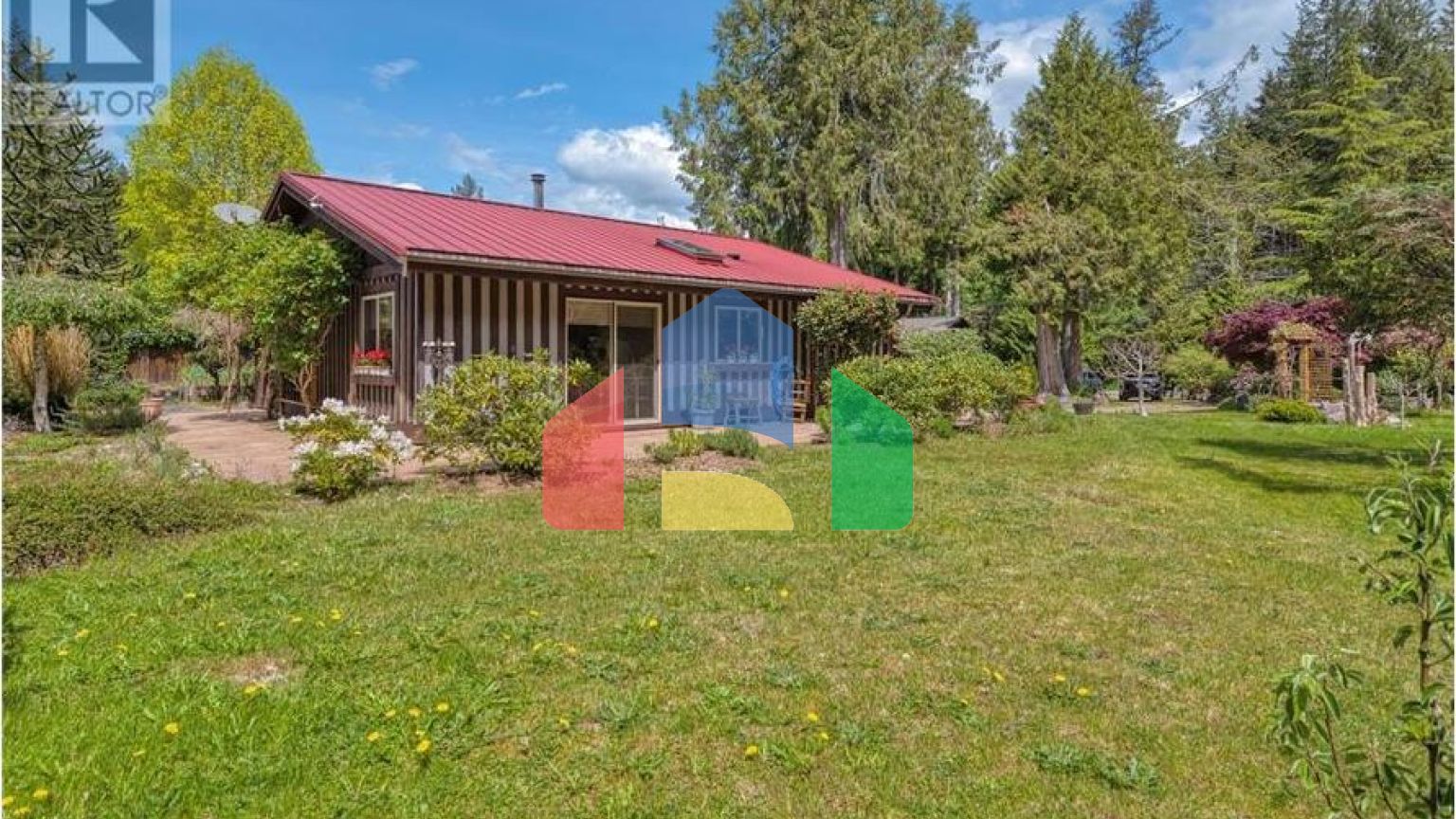 Residential - Single Family Home - Madeira Park, Canada - Canada