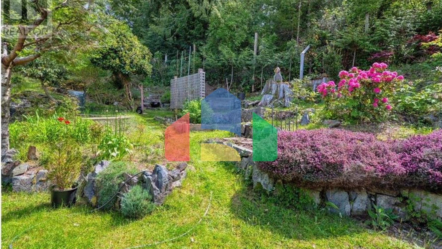 Residential - Single Family Home - Madeira Park, Canada - Canada