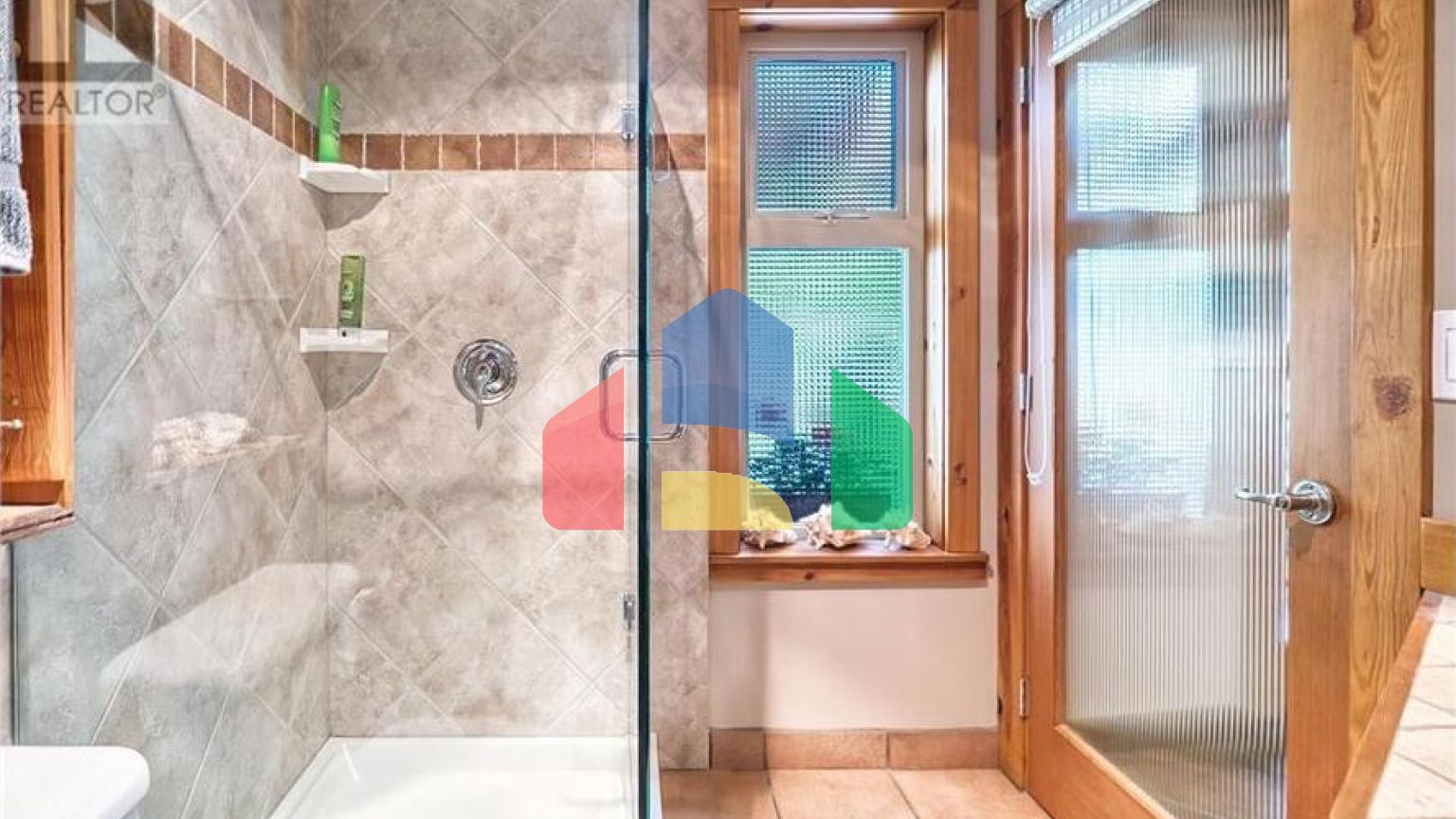 Residential - Single Family Home - Madeira Park, Canada - Canada