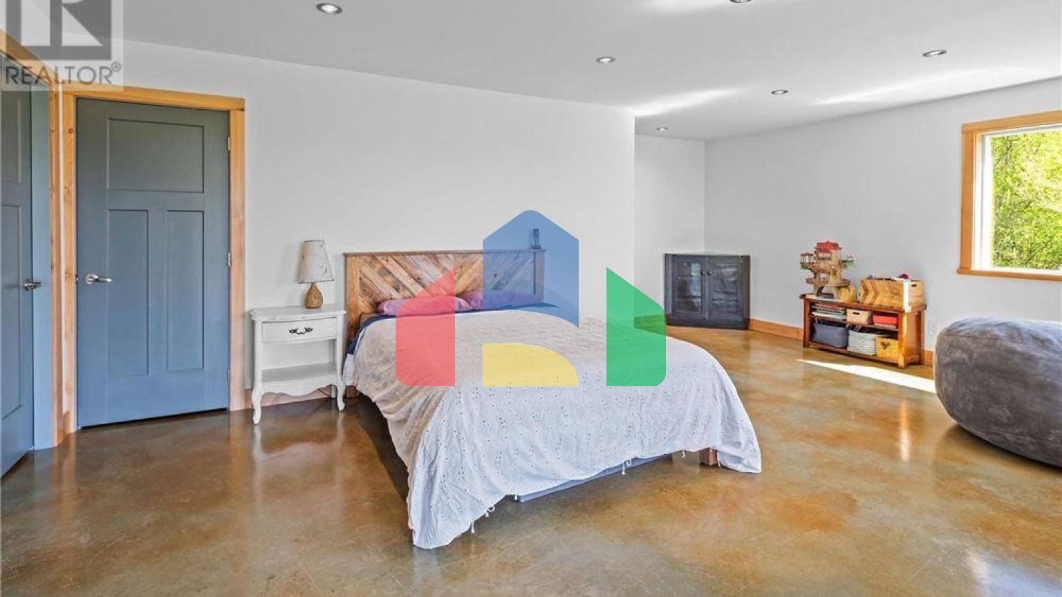 Residential - Single Family Home - Sooke, Canada - Canada