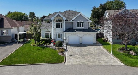 Residential - Two Level House - Mercier  (Rive-Sud), Canada - Canada