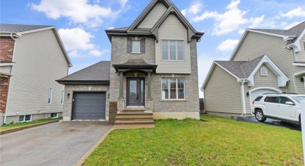 Residential - Two Level House - Mercier  (Rive-Sud), Canada - Canada