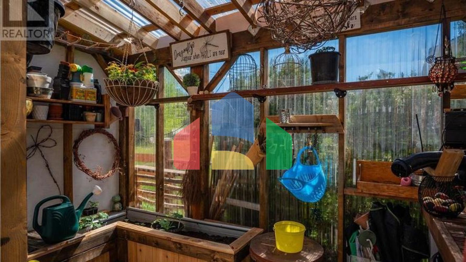 Residential - Single Family Home - Fruitvale, Canada - Canada