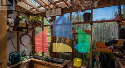 Residential - Single Family Home - Fruitvale, Canada - Canada