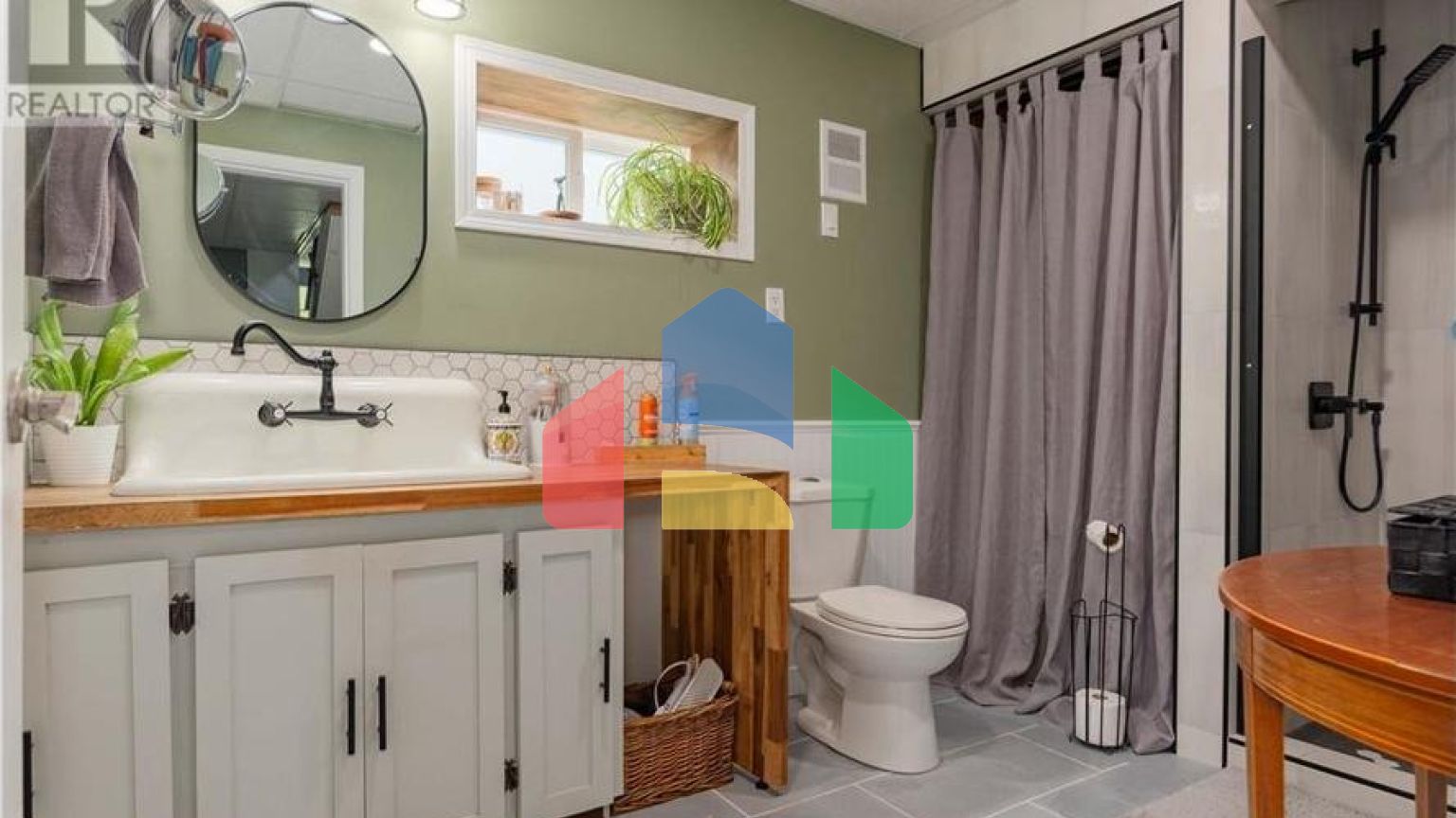 Residential - Single Family Home - Fruitvale, Canada - Canada