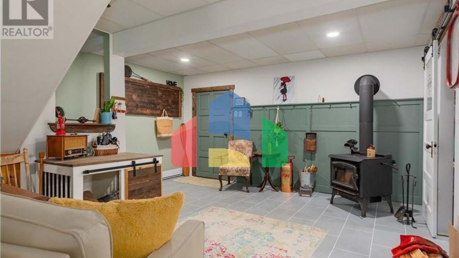 Residential - Single Family Home - Fruitvale, Canada - Canada