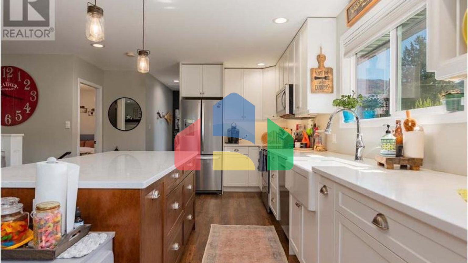 Residential - Single Family Home - Fruitvale, Canada - Canada